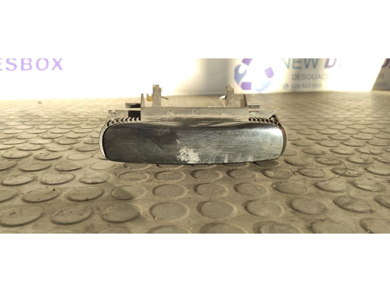 Recambio de maneta delantera derecha para audi a4 berlina (8e) 2.0 tdi 16v (103kw) referencia OEM IAM 4B0839885  