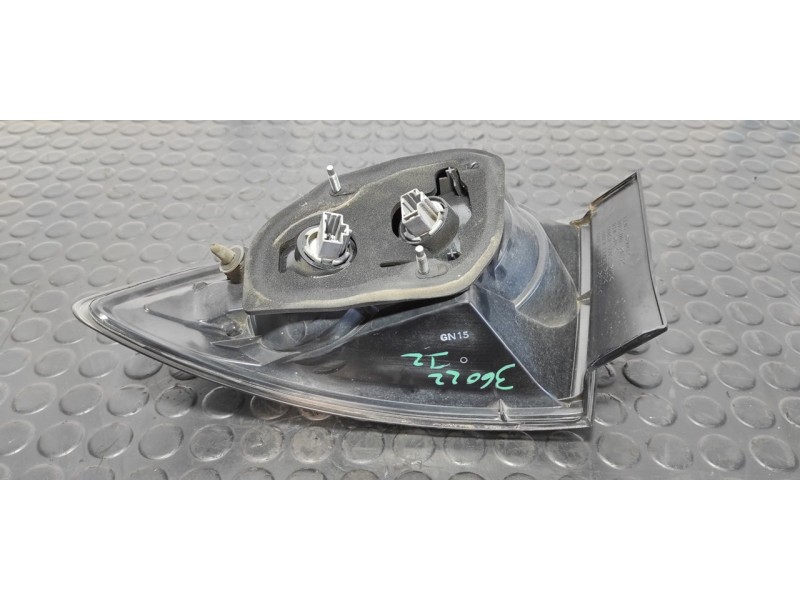 Recambio de piloto trasero izquierdo para mazda 3 berlina (bk) 1.6 cd diesel cat referencia OEM IAM P2688  