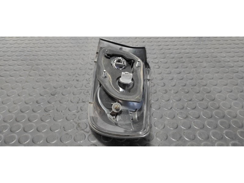 Recambio de piloto trasero izquierdo para mazda 3 berlina (bk) 1.6 cd diesel cat referencia OEM IAM P2688  