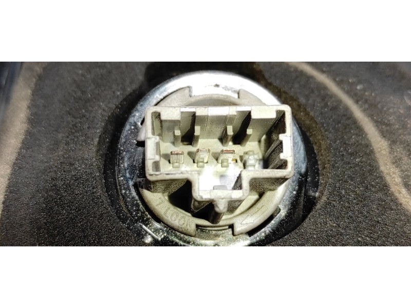 Recambio de piloto trasero izquierdo para mazda 3 berlina (bk) 1.6 cd diesel cat referencia OEM IAM P2688  