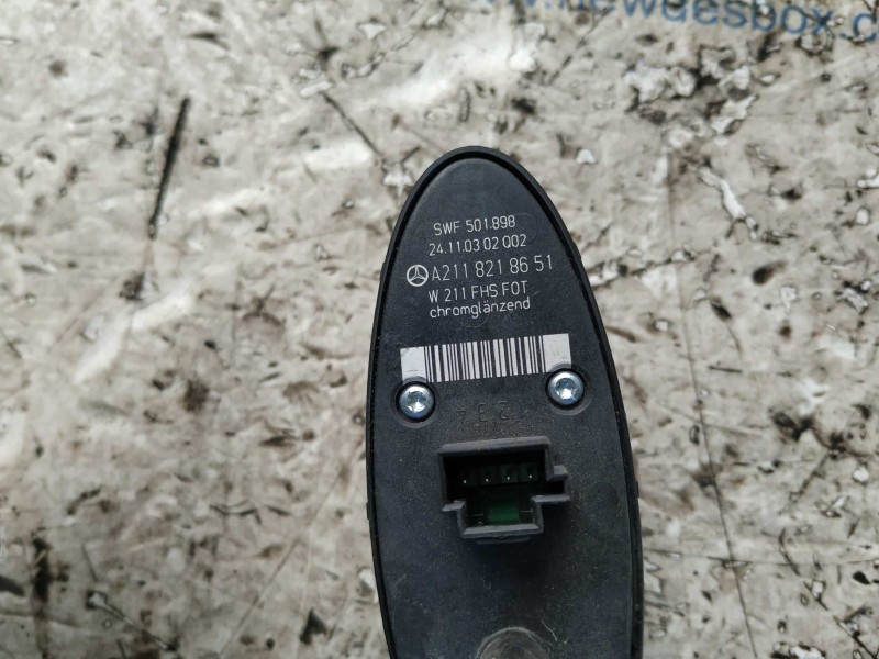 Recambio de mando elevalunas trasero derecho para mercedes-benz clase e (w211) berlina 3.2 cdi cat referencia OEM IAM A211821865