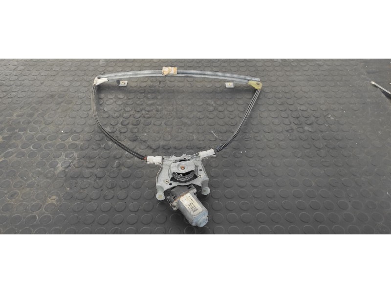 Recambio de elevalunas delantero derecho para renault clio ii fase ii (b/cb0) 1.4 16v referencia OEM IAM 117312  