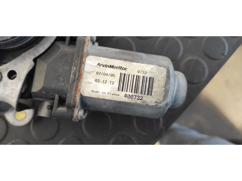 Recambio de elevalunas delantero derecho para renault clio ii fase ii (b/cb0) 1.4 16v referencia OEM IAM 117312  