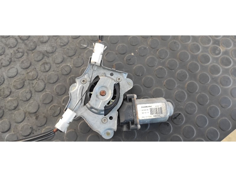 Recambio de elevalunas delantero derecho para renault clio ii fase ii (b/cb0) 1.4 16v referencia OEM IAM 117312  