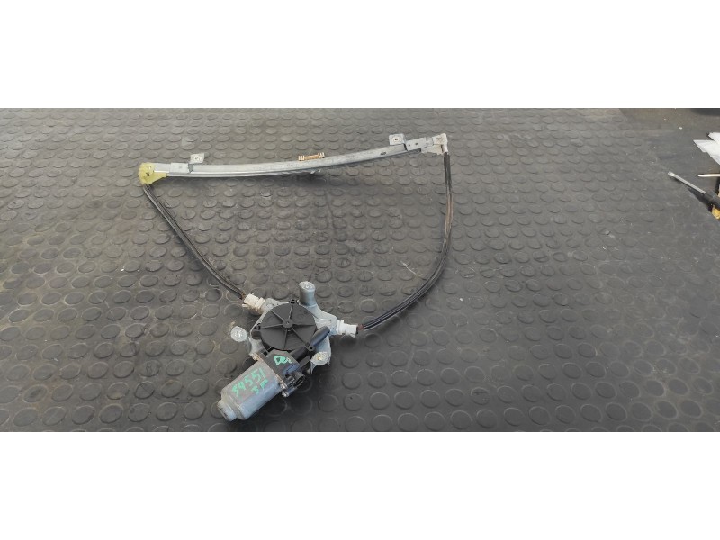 Recambio de elevalunas delantero derecho para renault clio ii fase ii (b/cb0) 1.4 16v referencia OEM IAM 117312  