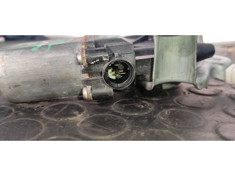 Recambio de elevalunas delantero derecho para renault clio ii fase ii (b/cb0) 1.4 16v referencia OEM IAM 117312  