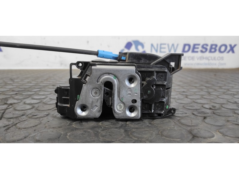 Recambio de cerradura puerta delantera derecha para renault megane iii berlina 5 p gt-style referencia OEM IAM 805020001R  