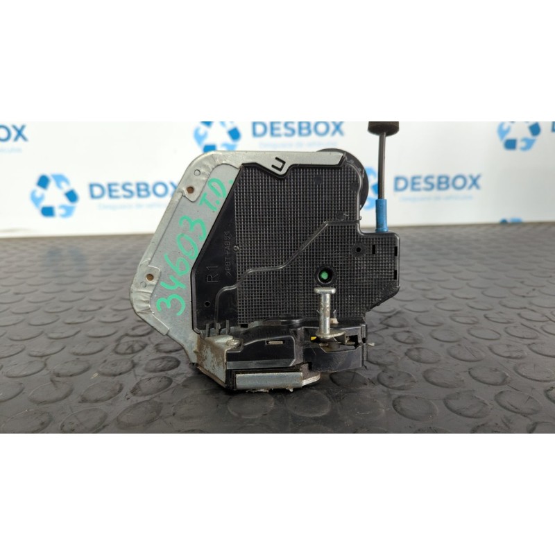 Recambio de cerradura puerta trasera derecha para toyota lexus rx 400h referencia OEM IAM A046693  