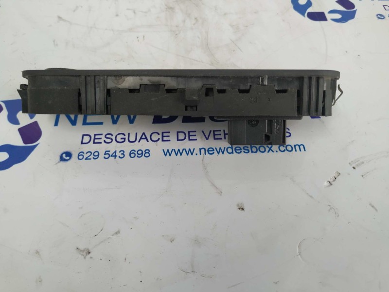Recambio de mando elevalunas delantero izquierdo para fiat stilo (192) 1.9 jtd / 1.9 jtd 115 active referencia OEM IAM B569  
