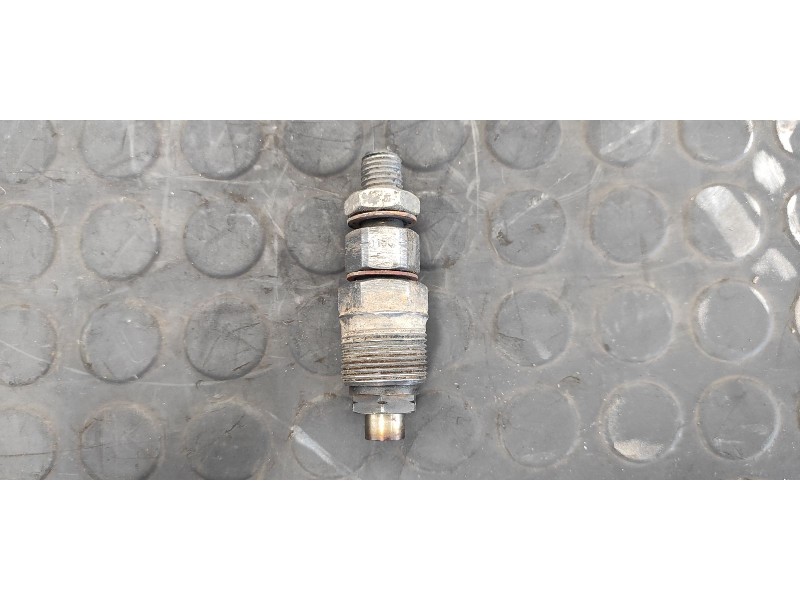 Recambio de inyector para opel monterey ltd referencia OEM IAM 5630150  