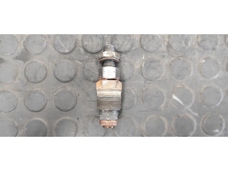 Recambio de inyector para opel monterey ltd referencia OEM IAM 5630150  