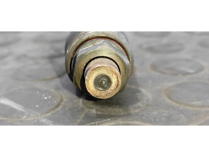 Recambio de inyector para opel combo (corsa b) 1.7 diesel referencia OEM IAM 881090568  