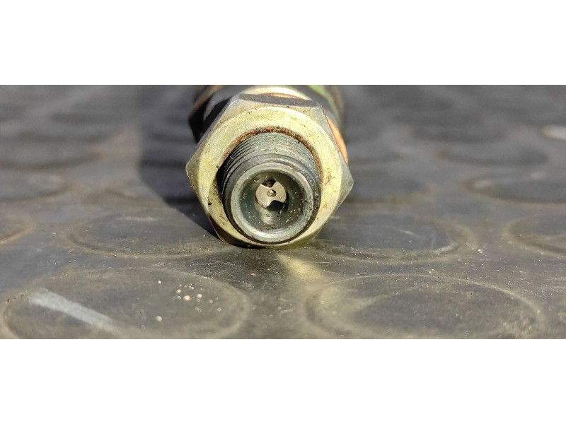 Recambio de inyector para opel combo (corsa b) 1.7 diesel referencia OEM IAM 881090568  