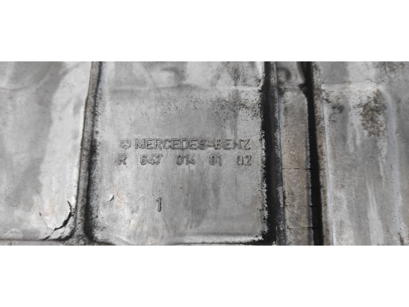 Recambio de carter para mercedes-benz clase c (w203) berlina 2.7 cdi 20v cat referencia OEM IAM R6470140102  