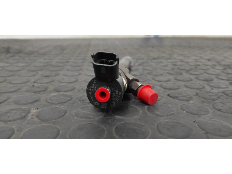 Recambio de inyector para toyota corolla (e12) 1.4 turbodiesel cat referencia OEM IAM 2367033040  
