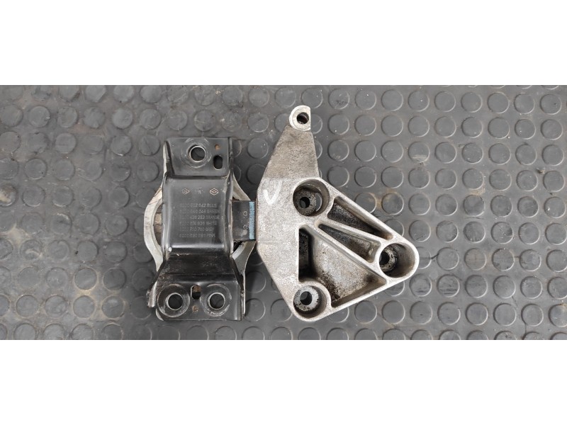 Recambio de soporte motor para renault megane ii berlina 3p 1.5 dci diesel referencia OEM IAM 8200592642  