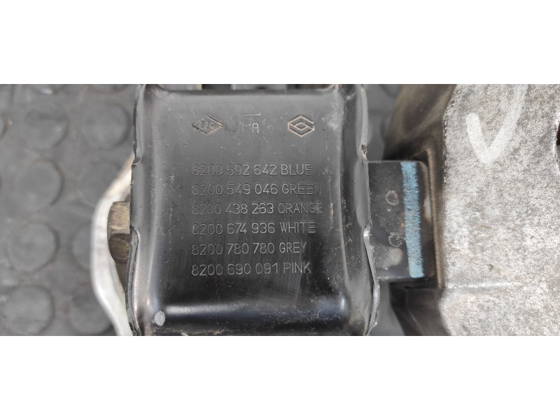 Recambio de soporte motor para renault megane ii berlina 3p 1.5 dci diesel referencia OEM IAM 8200592642  