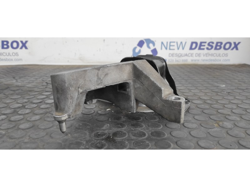 Recambio de soporte motor para renault megane ii berlina 3p 1.5 dci diesel referencia OEM IAM 8200592642  