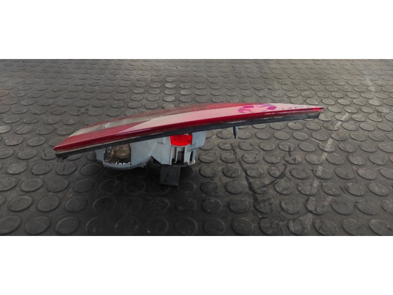 Recambio de piloto porton derecho para bmw x3 (e83) 2.0 16v diesel cat referencia OEM IAM 63213418444  