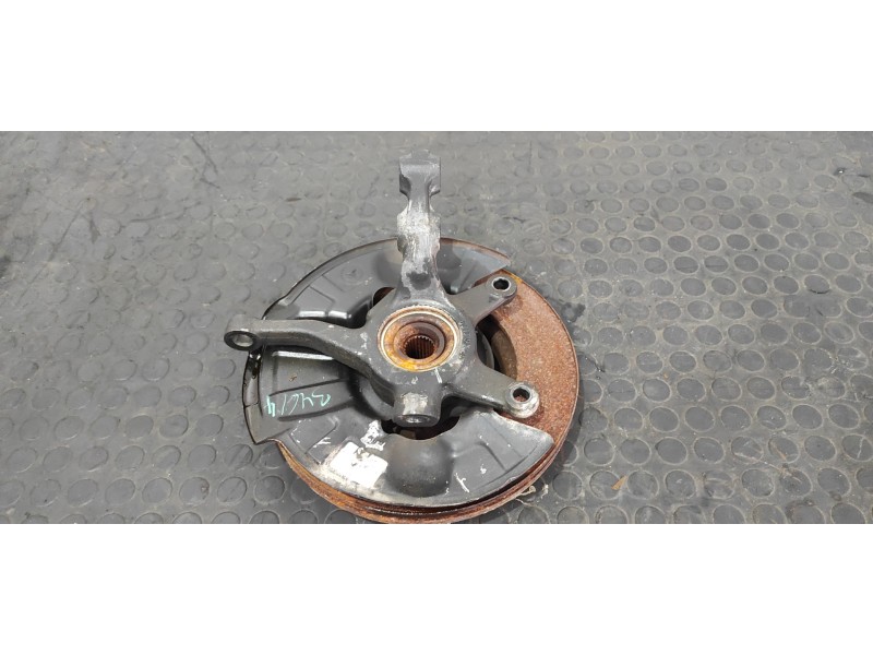 Recambio de mangueta delantera derecha para mercedes-benz clase a (w168) 170 cdi (168.008) referencia OEM IAM 6813124  