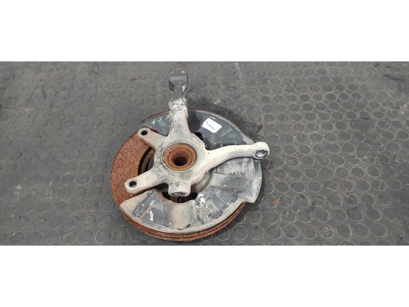 Recambio de mangueta delantera izquierda para mercedes-benz clase a (w168) 170 cdi (168.008) referencia OEM IAM 6814126  