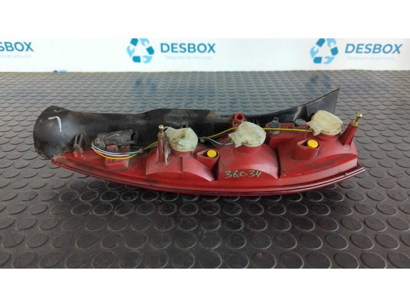 Recambio de piloto trasero izquierdo para citroen c5 break 2.2 hdi sx automático referencia OEM IAM 2549  