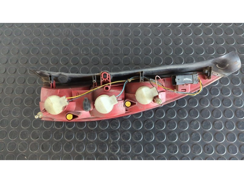Recambio de piloto trasero derecho para citroen c5 break 2.2 hdi sx automático referencia OEM IAM 2549  