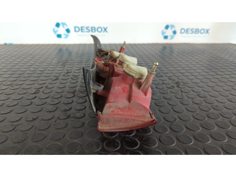 Recambio de piloto trasero derecho para citroen c5 break 2.2 hdi sx automático referencia OEM IAM 2549  