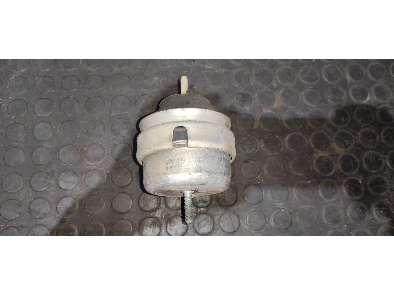 Recambio de soporte motor derecho para volkswagen passat berlina (3b3) 1.9 tdi referencia OEM IAM 8D0199379AG  