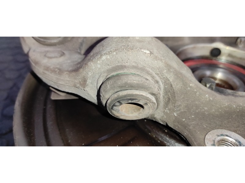 Recambio de mangueta trasera izquierda para mercedes-benz clase c (w204) berlina 2.2 cdi cat referencia OEM IAM   