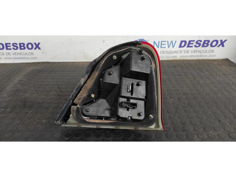 Recambio de piloto trasero izquierdo para mg rover serie 75 (rj) 2.5 kv6 club referencia OEM IAM 263141  