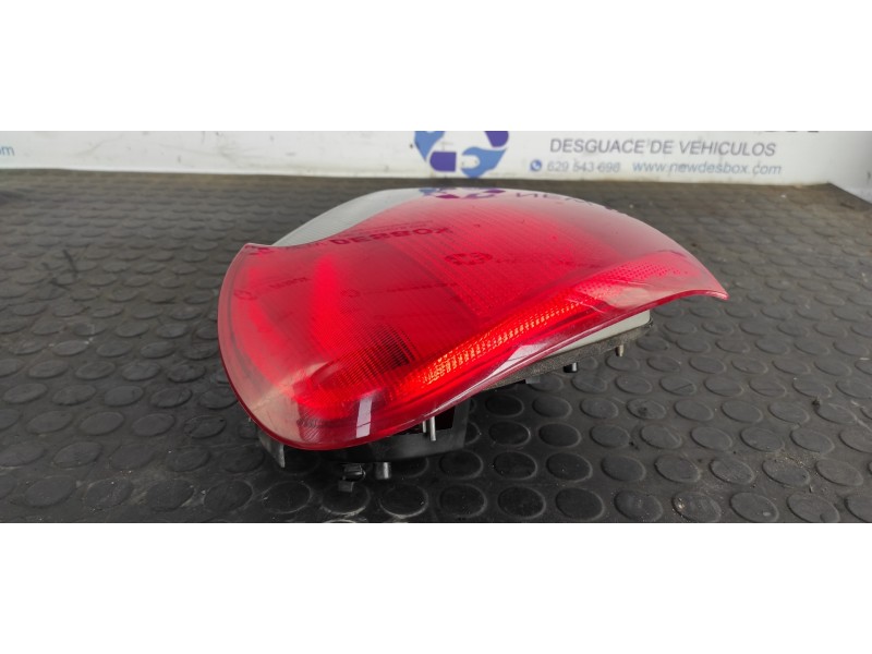Recambio de piloto trasero izquierdo para mg rover serie 75 (rj) 2.5 kv6 club referencia OEM IAM 263141  