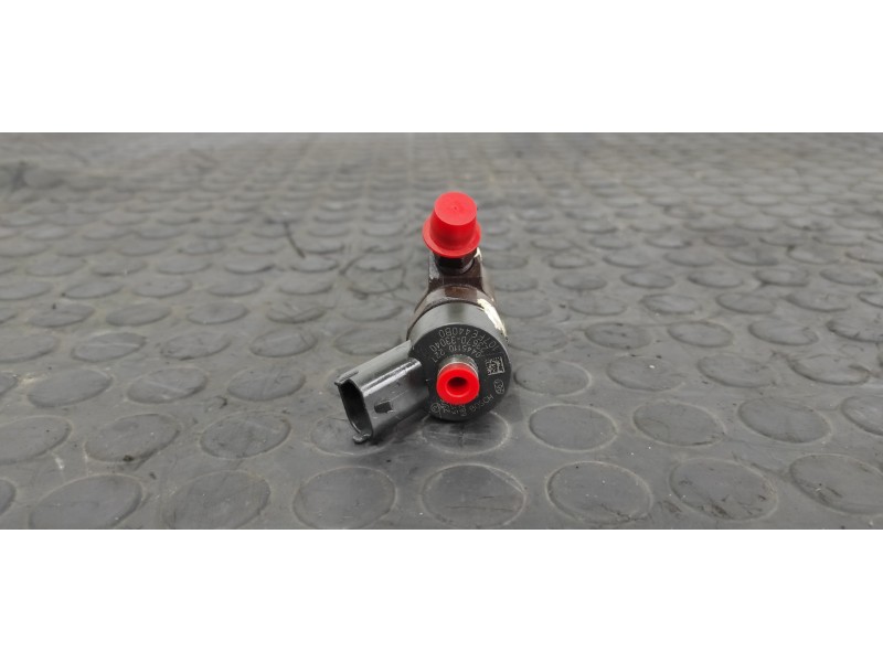 Recambio de inyector para toyota corolla (e12) 1.4 turbodiesel cat referencia OEM IAM 2367033040  