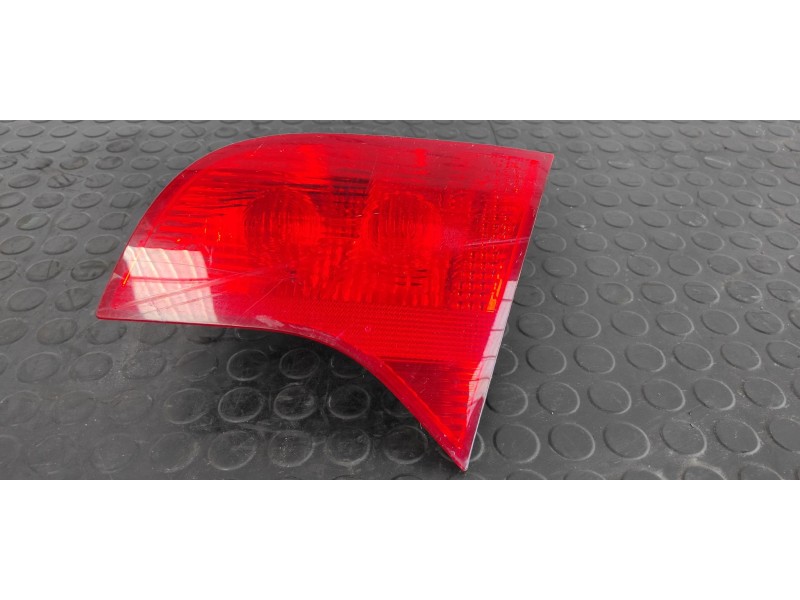 Recambio de piloto porton derecho para audi a4 avant (8e) 2.0 tdi quattro (dpf) referencia OEM IAM   