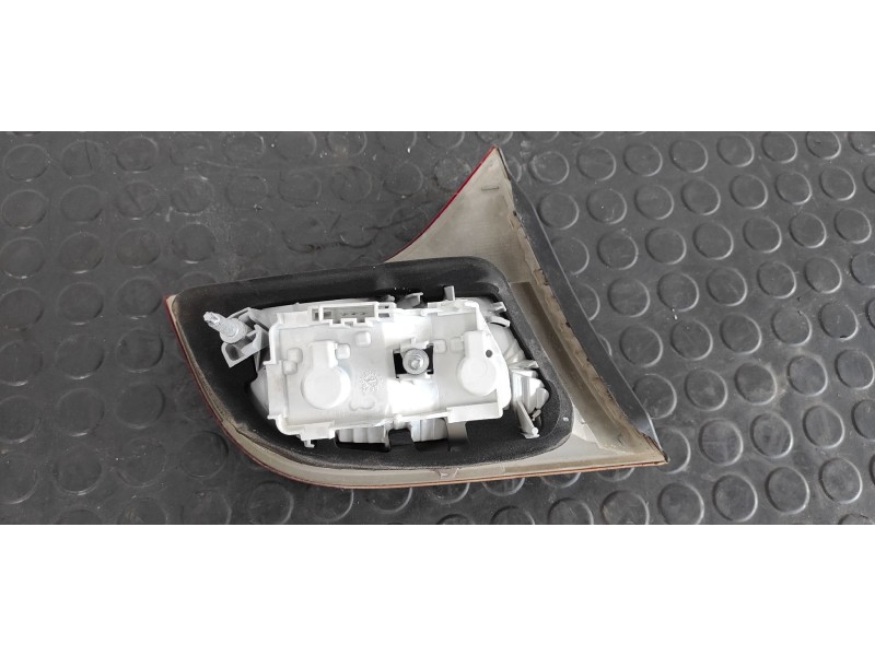 Recambio de piloto porton derecho para audi a4 avant (8e) 2.0 tdi quattro (dpf) referencia OEM IAM   