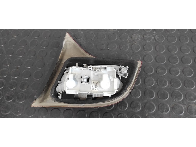Recambio de piloto porton izquierdo para audi a4 avant (8e) 2.0 tdi quattro (dpf) referencia OEM IAM   