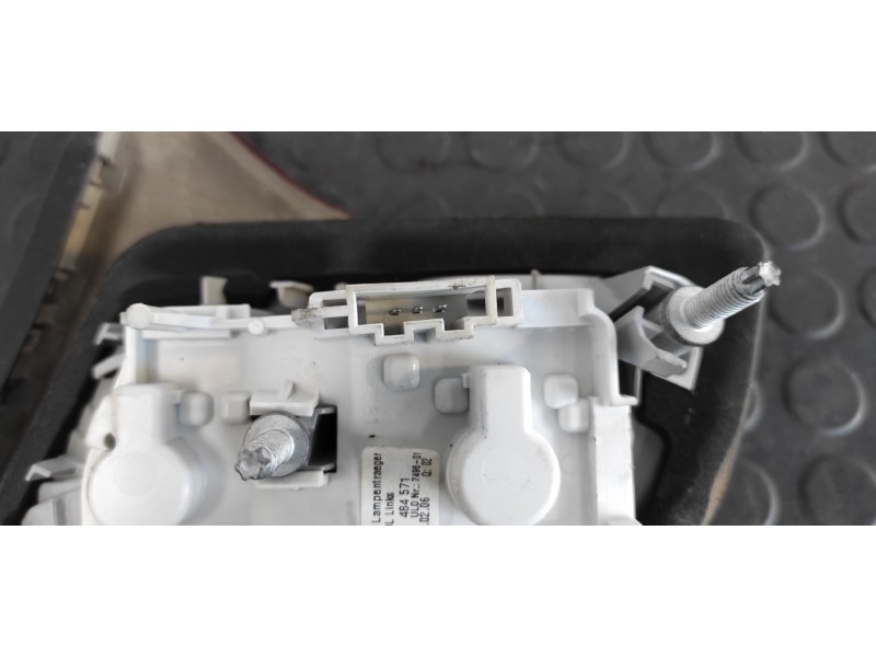 Recambio de piloto porton izquierdo para audi a4 avant (8e) 2.0 tdi quattro (dpf) referencia OEM IAM   