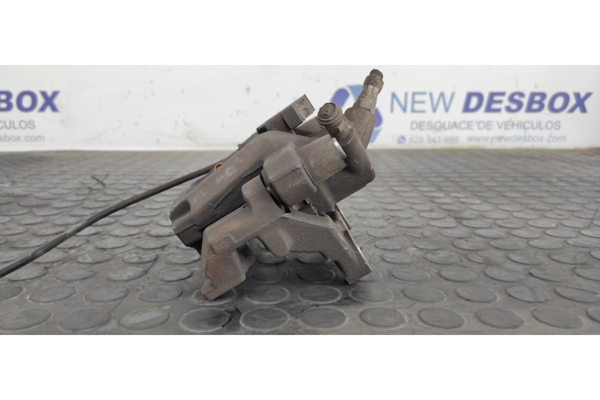 Recambio de pinza de freno trasera izquierda para mercedes-benz clase c (w204) berlina 2.2 cdi cat referencia OEM IAM 95038K004 