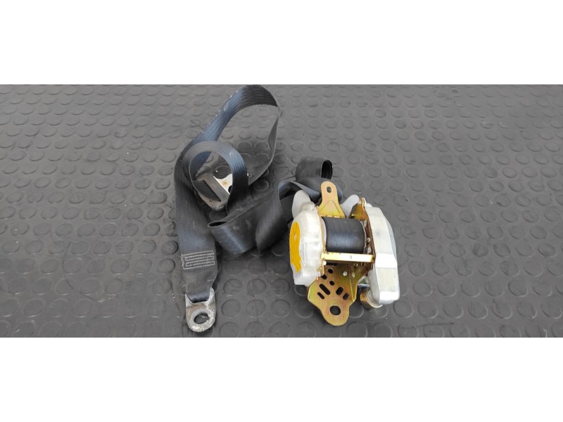 Recambio de cinturon delantero derecho para toyota corolla verso (r1) 2.0 turbodiesel cat referencia OEM IAM 7P1150P  