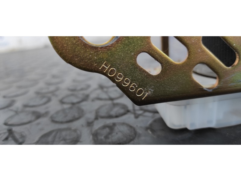 Recambio de cinturon delantero derecho para toyota corolla verso (r1) 2.0 turbodiesel cat referencia OEM IAM 7P1150P  