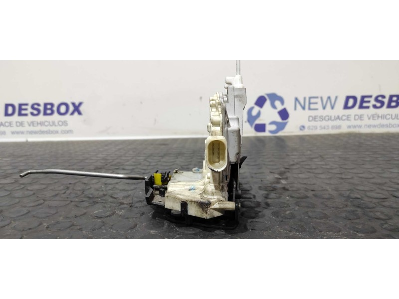Recambio de cerradura puerta delantera derecha para audi a3 sportback (8p) 2.0 tdi referencia OEM IAM 4F0837016  