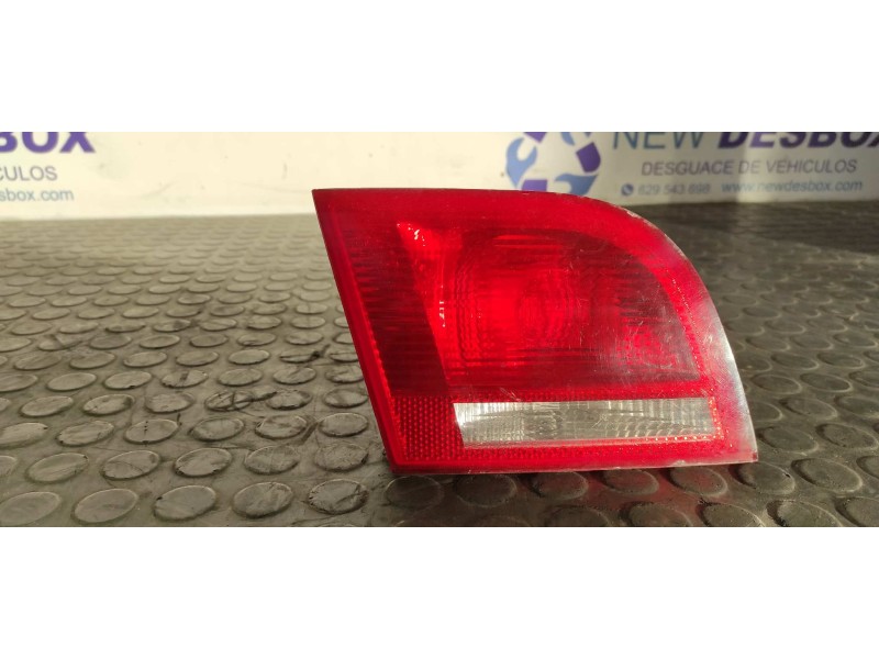 Recambio de piloto porton izquierdo para audi a3 sportback (8p) 2.0 tdi referencia OEM IAM 8P4945093B  