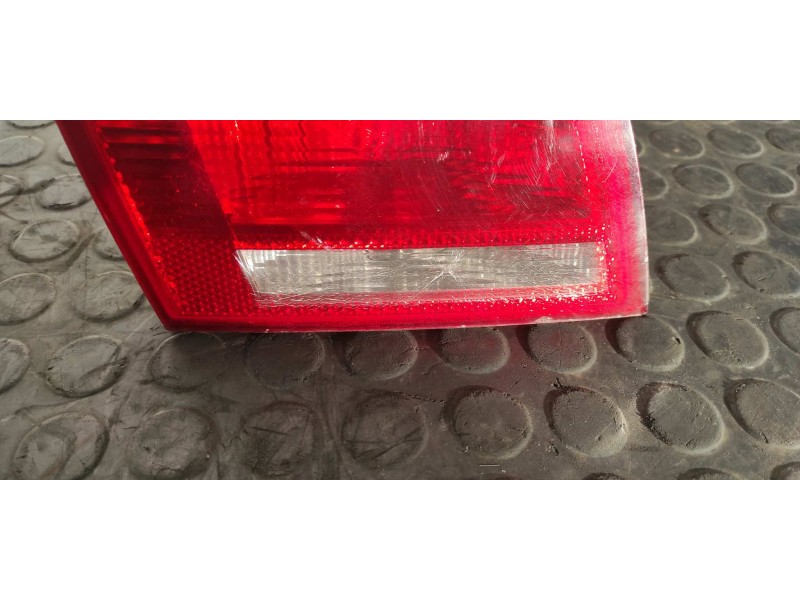 Recambio de piloto porton izquierdo para audi a3 sportback (8p) 2.0 tdi referencia OEM IAM 8P4945093B  