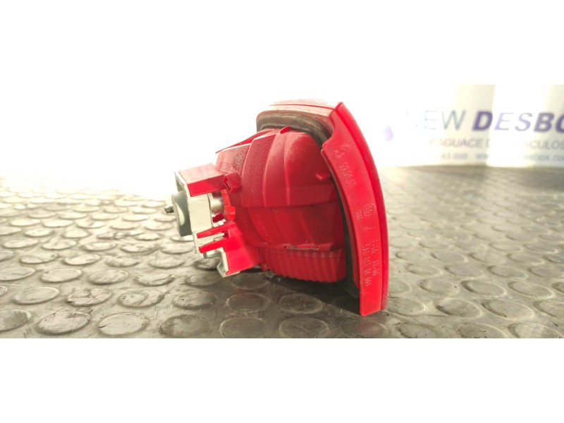 Recambio de piloto porton izquierdo para audi a3 sportback (8p) 2.0 tdi referencia OEM IAM 8P4945093B  
