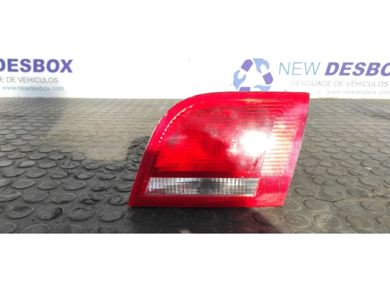 Recambio de piloto porton derecho para audi a3 sportback (8p) 2.0 tdi referencia OEM IAM 8P4945094B  