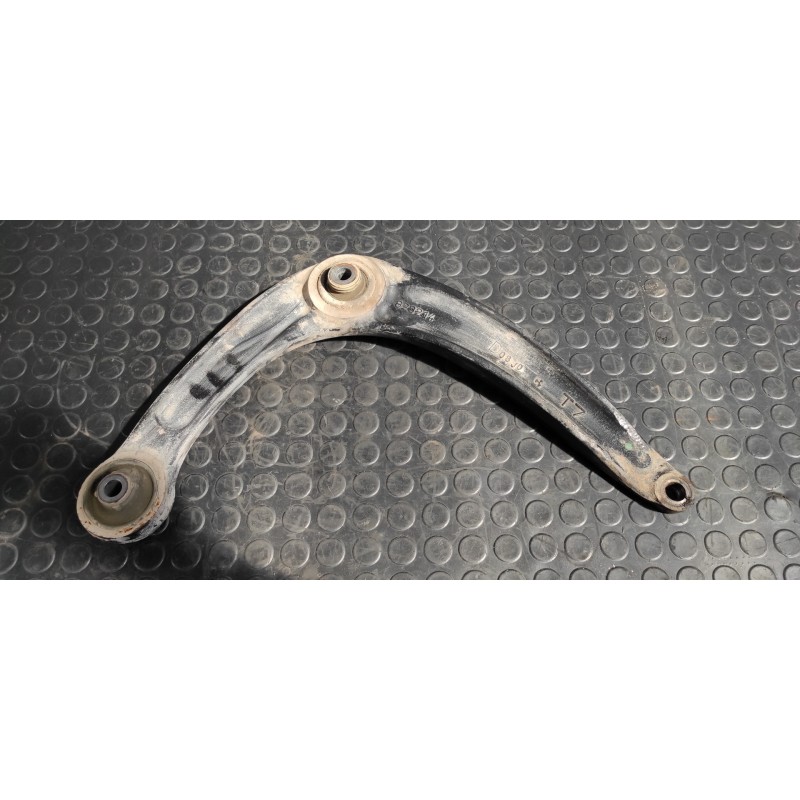 Recambio de brazo derecho inferior delantero para peugeot 308 confort referencia OEM IAM 823214  