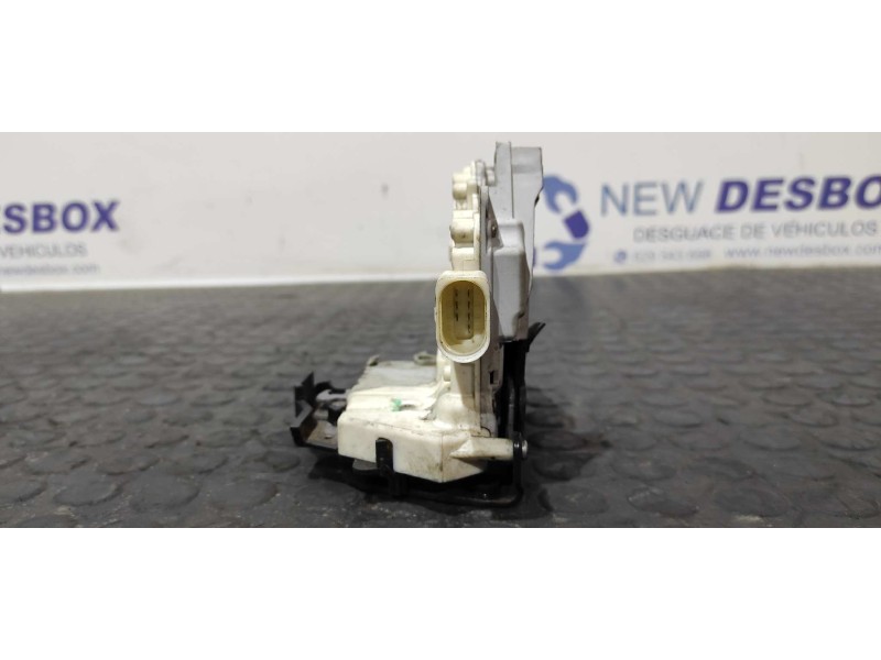 Recambio de cerradura puerta trasera derecha para audi a3 sportback (8p) 2.0 tdi referencia OEM IAM 4F0839016  