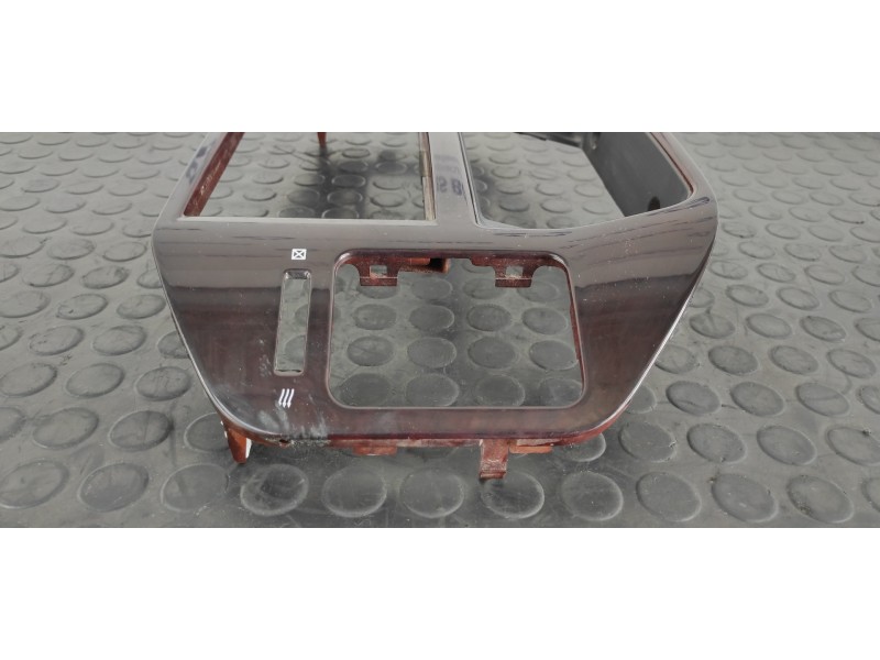 Recambio de moldura para mitsubishi montero (v60/v70) 3.2 di-d avance (5-ptas.) referencia OEM IAM MR456373  