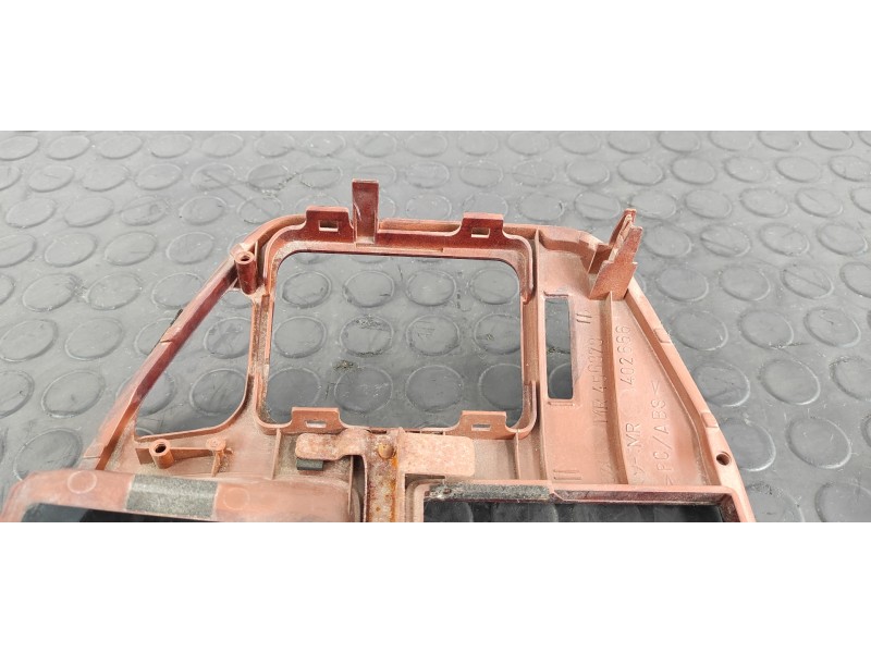 Recambio de moldura para mitsubishi montero (v60/v70) 3.2 di-d avance (5-ptas.) referencia OEM IAM MR456373  