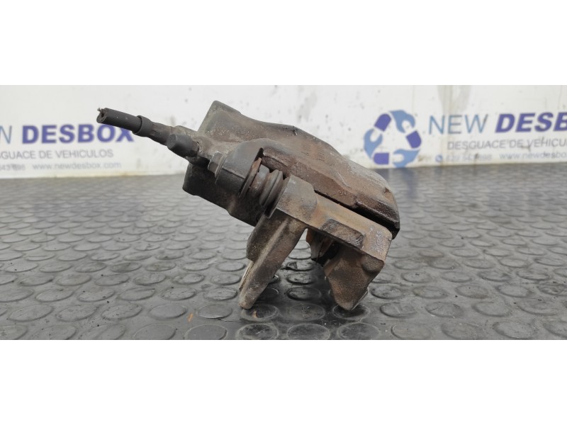 Recambio de pinza de freno delantera derecha para ford mondeo berlina (ge) ambiente plus referencia OEM IAM A0204Y01129  